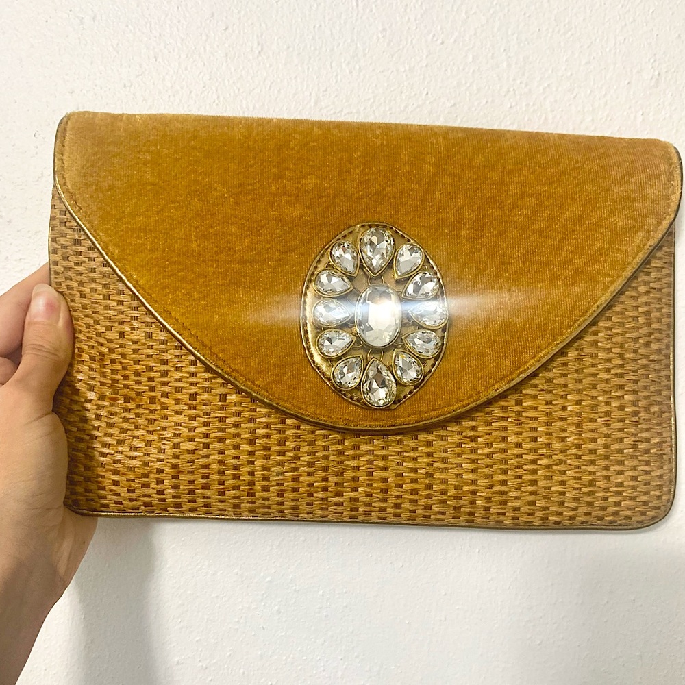 ✨🪞Statement brooch envelope clutch purse with strap🪞✨💎